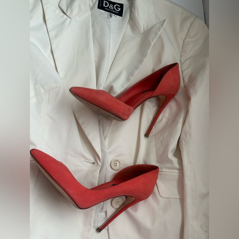 Dolce & Gabbana Coral-Red Suede Pointed Pumps and white blazer bundle
